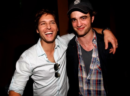 Peter Facinelli, Robert Pattinson Peter Facinelli, Robert Pattinson