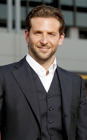 Bradley Cooper Stuns—With His Trap Shut! | E! News
Bradley Cooper