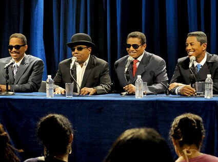 Marlon Jackson, Tito Jackson, Jackie Jackson, Jermaine Jackson Marlon Jackson, Tito Jackson, Jackie Jackson, Jermaine Jackson