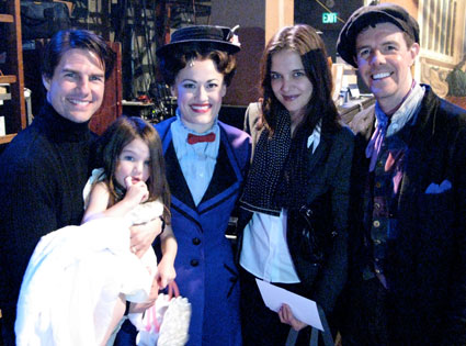Tom Cruise, Suri Cruise, Mary Poppins, Katie Holmes Tom Cruise, Suri Cruise, Mary Poppins, Katie Holmes