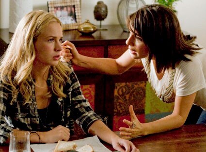 Life Unexpected, Britt Robertson, Shiri Appleby Life Unexpected, Britt Robertson, Shiri Appleby