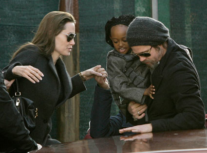 Brad Pitt, Angelina Jolie, Zahara Jolie-Pitt Brad Pitt, Angelina Jolie, Zahara Jolie-Pitt