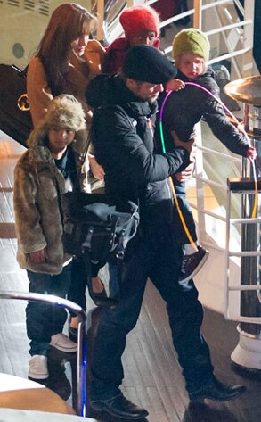 Brad Pitt, Angelina Jolie, Shiloh Pitt-Jolie, Maddox Jolie-Pitt, Zahara Jolie-Pitt Brad Pitt, Angelina Jolie, Shiloh Pitt-Jolie, Maddox Jolie-Pitt, Zahara Jolie-Pitt
