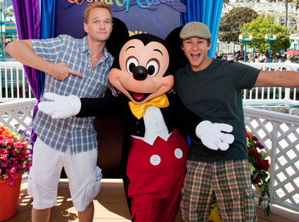 Neil Patrick Harris, David Burtka, Mickey Mouse Neil Patrick Harris, David Burtka, Mickey Mouse
