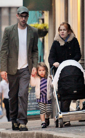 ISLA FISHER, SACHA BARON COHEN, OLIVE BARON COHEN ISLA FISHER, SACHA BARON COHEN, OLIVE BARON COHEN
