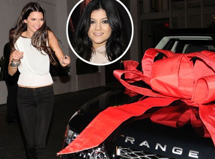Kendall Jenner, Kylie Jenner Kendall Jenner, Kylie Jenner