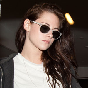 Kristen Stewart Photographed For First Time Since Cheating Scandal E News