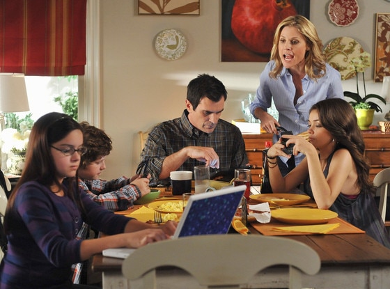 Ty Burrell, Julie Bowen, Ariel Winter, Nolan Gould, Sarah Hyland, Modern Family Ty Burrell, Julie Bowen, Ariel Winter, Nolan Gould, Sarah Hyland, Modern Family