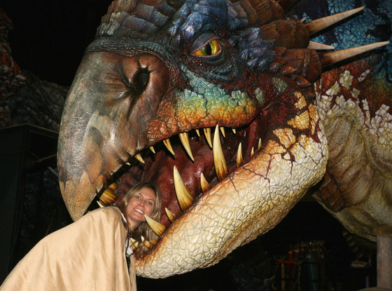 Heidi Klum Gets Caught In A Dragons Mouth E News 