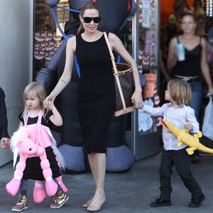 Angelina Jolie, Shiloh, Knox, Vivienne Angelina Jolie, Shiloh, Knox, Vivienne