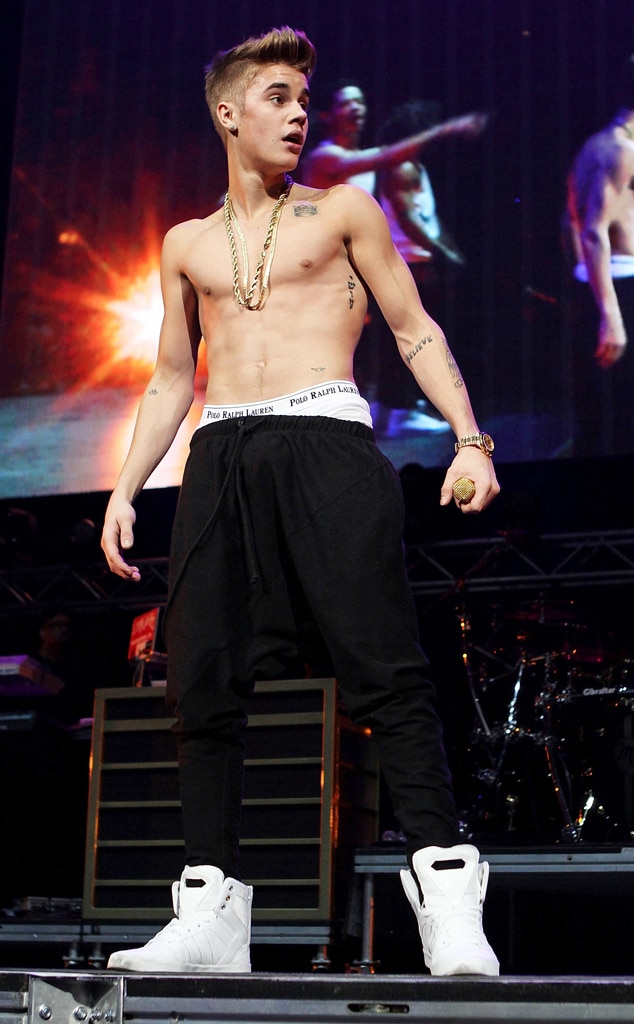 Shirtless on Stage from Justin Bieber's Shirtless Pics | E! News