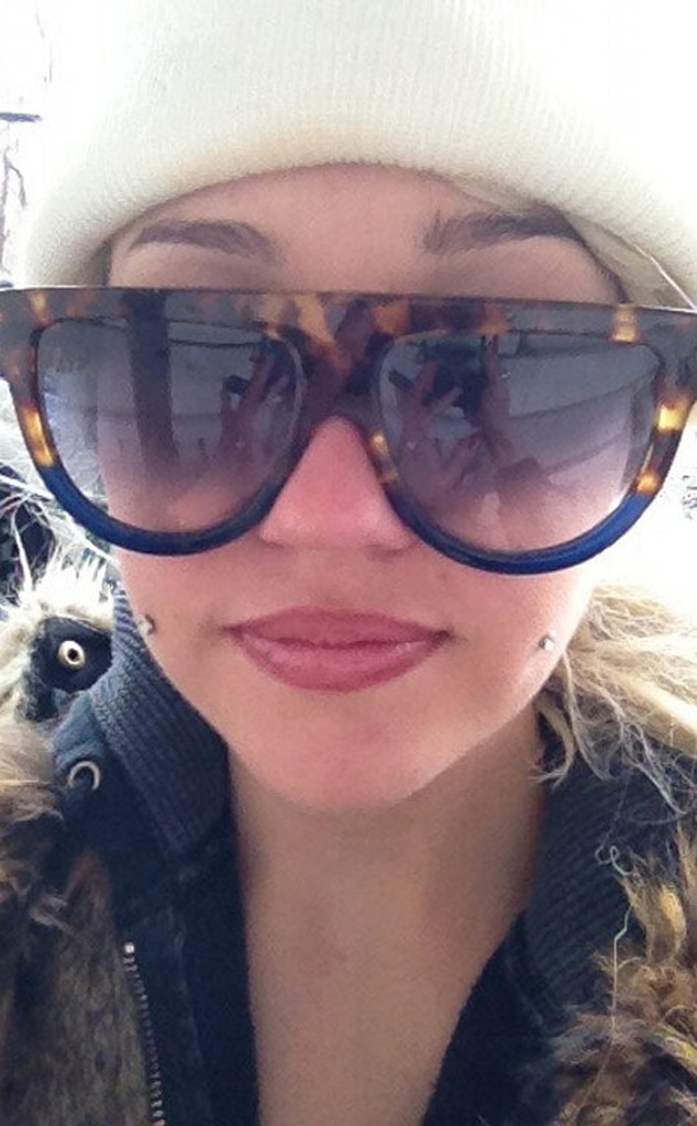 Nice Cheekies From Amanda Bynes Sexy Twitpic Selfies E
