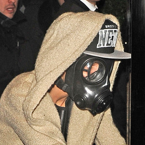 Justin Bieber Brings Back The Gas Mask In London E News