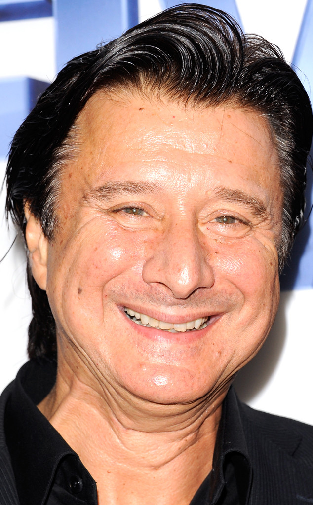 Former Journey Singer Steve Perry Sings Live for the First Time in