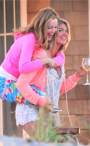 Leslie Mann, Kate Upton Leslie Mann, Kate Upton