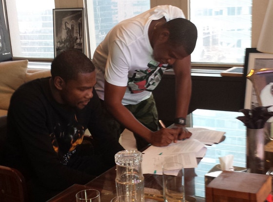 Kevin Durant, Jay-Z, Twit Pic Kevin Durant, Jay-Z, Twit Pic