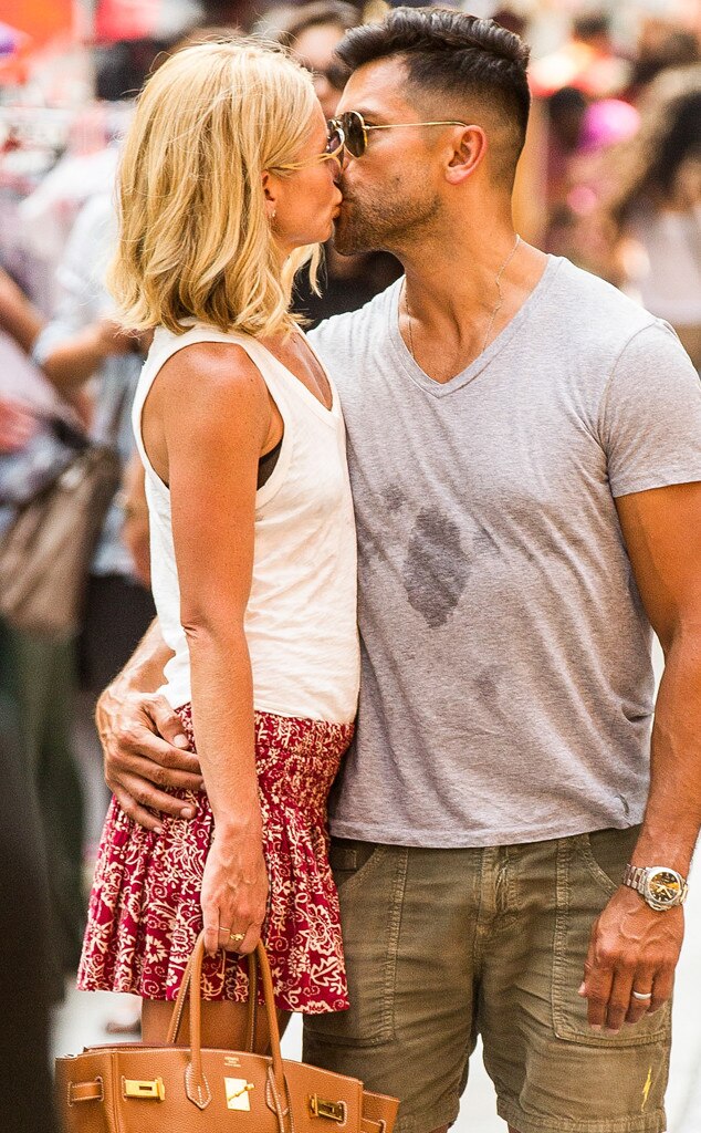 Kelly Ripa, Mark Consuelos