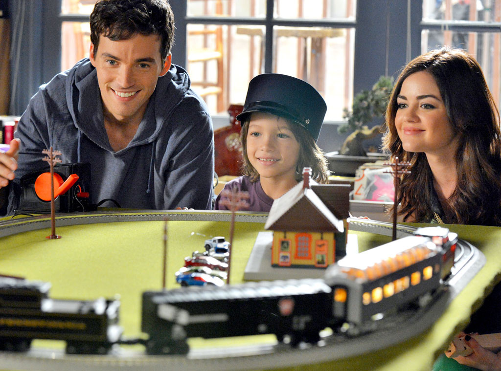 pretty little liars aria and ezra dating in real life View all comments about aria montgomery in our top ten list of worst pretty little liars if ezra wasn't there, aria would have in real life for example. pretty little liars aria and ezra dating in real life View all comments about aria montgomery in our top ten list of worst pretty little liars if ezra wasn't there, aria would have in real life for example.