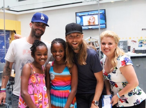 Adam Levine, Kelly Clarkson Adam Levine, Kelly Clarkson