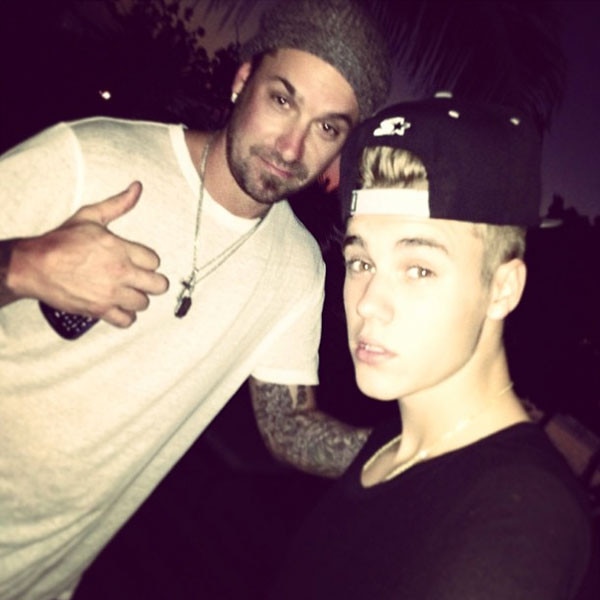 Justin Bieber's Dad Has Surgery, Singer Jets To Canada To Be With Him 