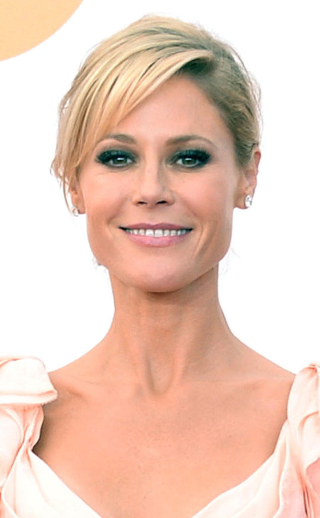 2013 Emmys Beauty Look How To Get Julie Bowens Soft Smoky Eye E News 