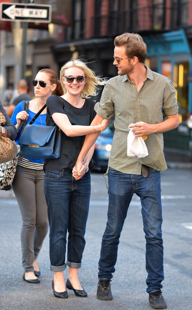 Dakota Fanning, 19, Holds Hands With 32YearOld Boyfriend Jamie Strachan—See the Pic! E! News