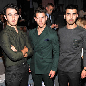 jonas brothers up letter jonas brothers write farewell letter thank fans for jonas brothers up letter jonas brothers write farewell letter thank fans for