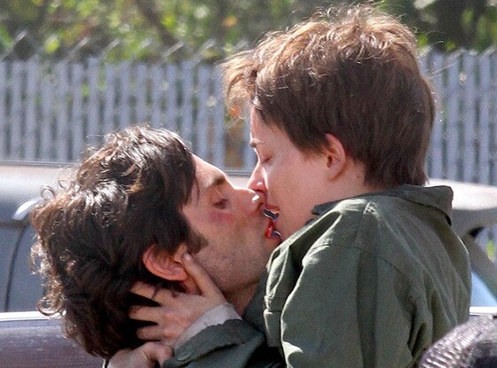 Dakota Johnson, Penn Badgley Dakota Johnson, Penn Badgley