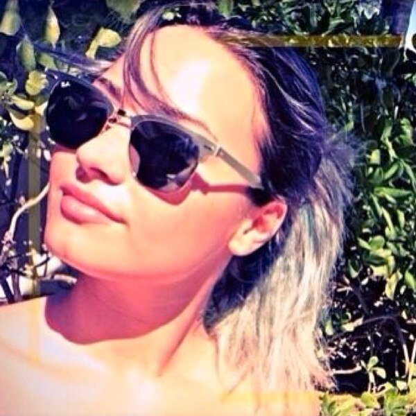 Demi Lovato Shows Off Toned Tummy In Bikini Selfie—see The Pics E News 5213