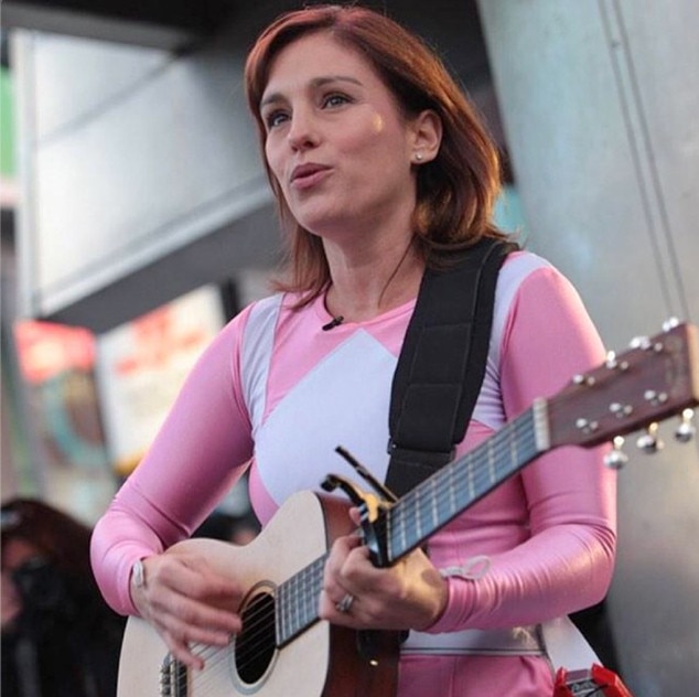 Heres Why Pink Ranger Amy Jo Johnson Put On Her Power Rangers Suit And