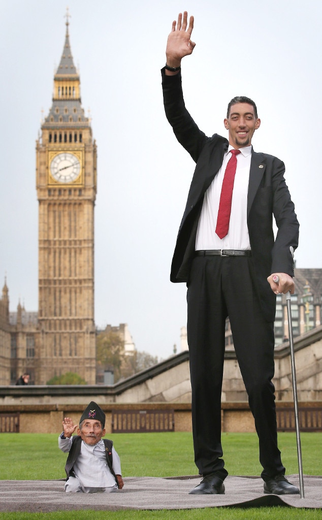 World's Tallest Man, Shortest Man Meet for Guinness World Records Day