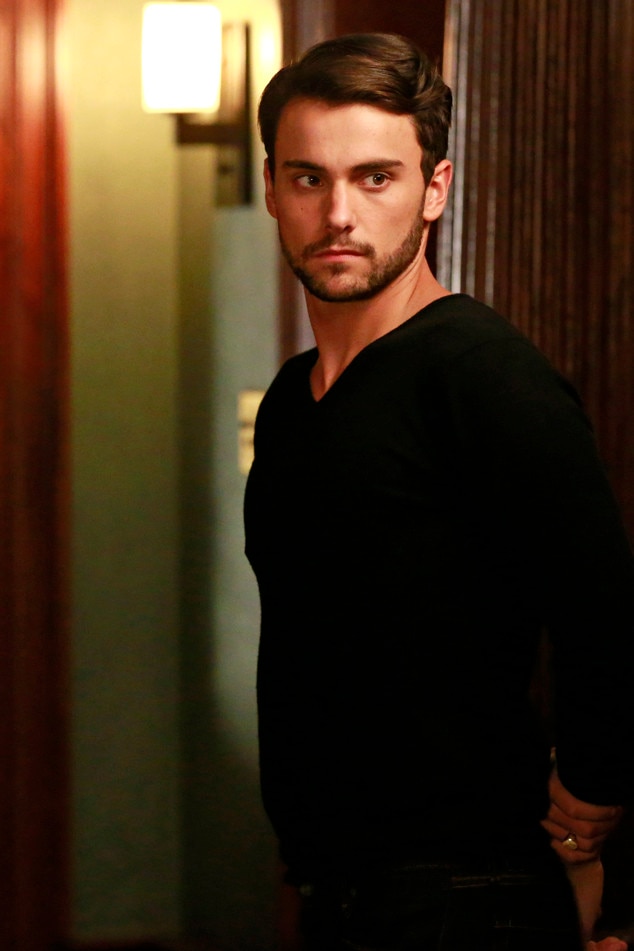 How To Get Away With Murder S Jack Falahee On The Gay Sex