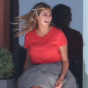 Oops! Kate Upton Flashes Her Crotch During Marilyn Monroe Moment: See