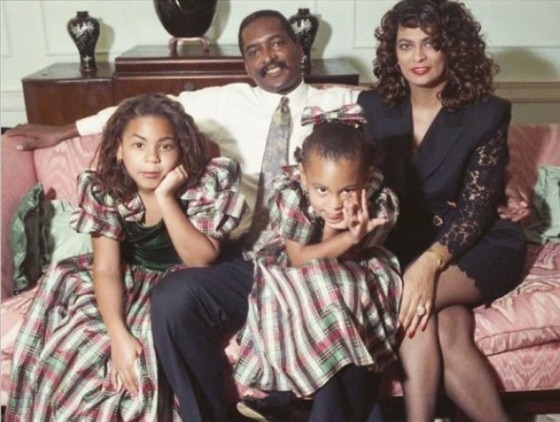 This Throwback Photo Of Solange And Beyoncé On Christmas Is Amazing—see 