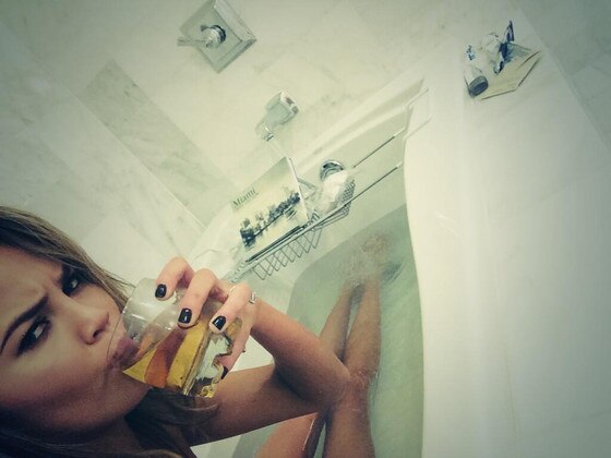 Chrissy Teigen, Twit Pic Chrissy Teigen, Twit Pic