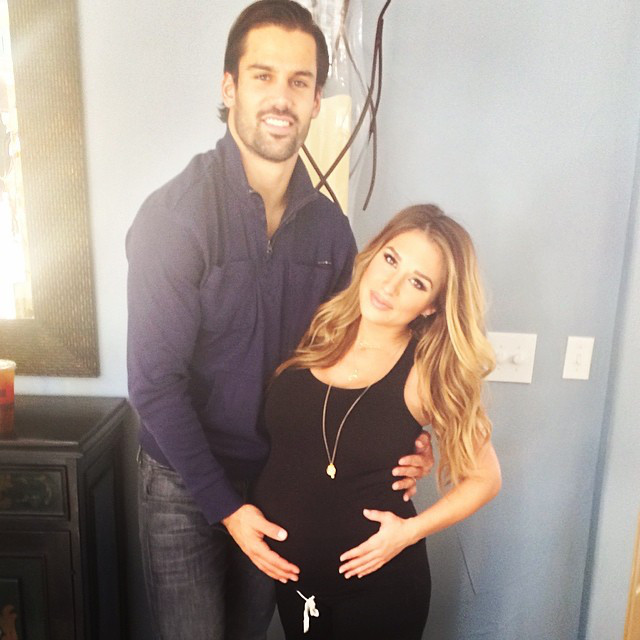 Jessie James Decker Reveals Shes Officially 30 Weeks Pregnant And Has