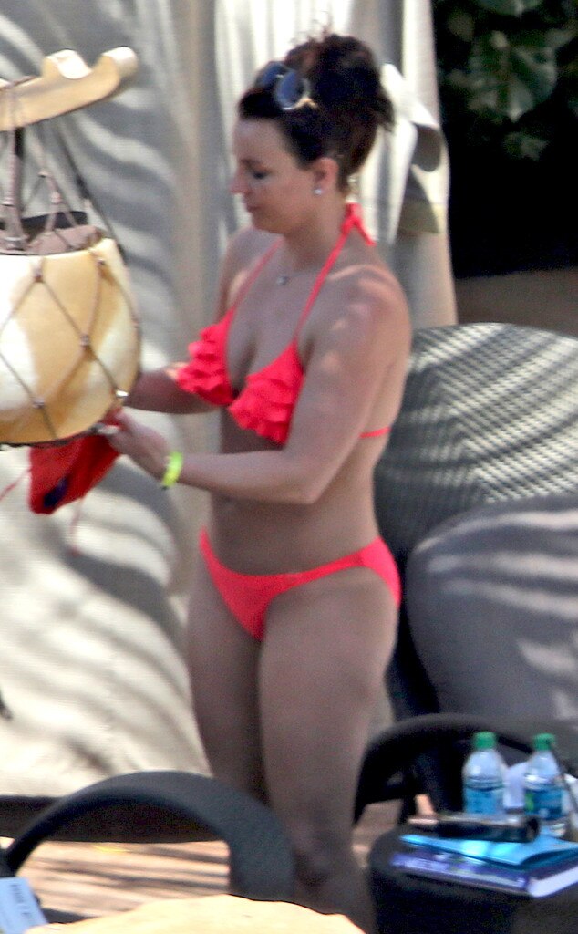 Britney Spears Flaunts Her Fit Body In Sexy Hot Pink Bikini—check It 