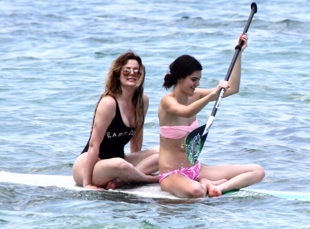 Khloe Kardashian, Kendall Jenner, Thailand, Paddleboard