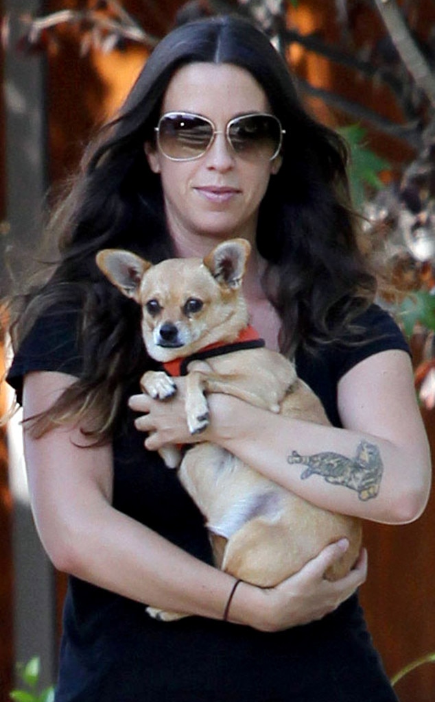 Alanis Morissette, Dog Alanis Morissette, Dog