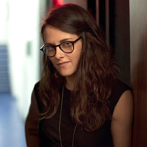 Kristen Stewart Sports Some Seriously Stylish Eyeglasses in New Clouds ...
Kristen Stewart