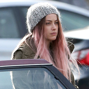 Amber Heard And Her Pink Wig Continue To Film Scenes For New Movie In