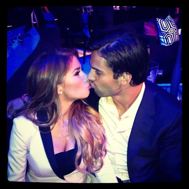 Eric Decker and Jessie James Pucker Up Eric Decker and Jessie James Pucker Up