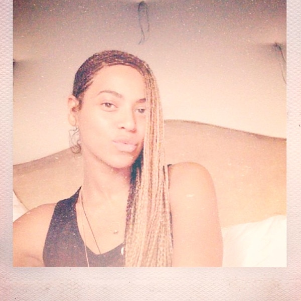 Beyoncé Shares Selfie During Kim Kardashian And Kanye Wests Wedding See The Pic E News