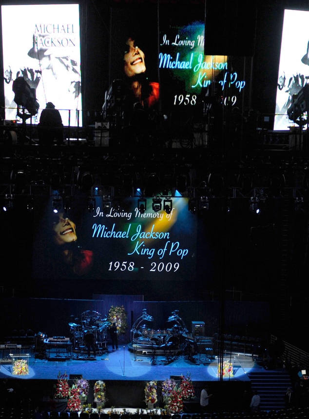 Memorial Setup from Michael Jackson's StarStudded Memorial E! News