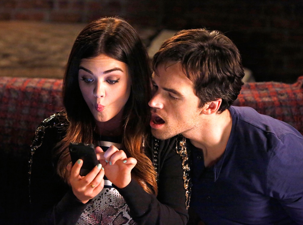 Aria And Ezra Pretty Little Liars From The 50 Greatest Tv Couples Ever E News 7607