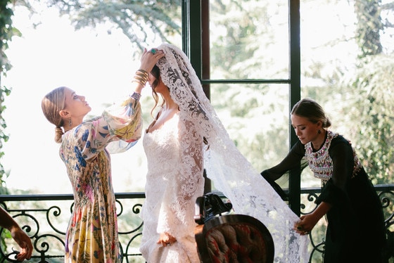 Molly Fishkin, Mary-Kate Olsen, Ashley Olsen, Wedding Dress Molly Fishkin, Mary-Kate Olsen, Ashley Olsen, Wedding Dress