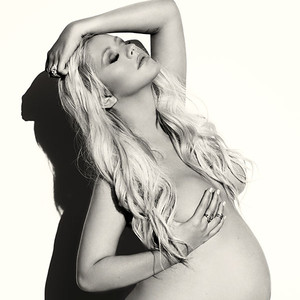 Pregnant Christina Aguilera Poses Naked For V Magazine—see The Pics 2606