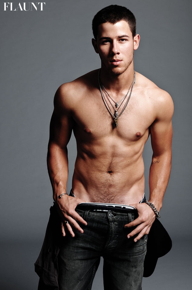 Shirtless Nick Jonas Shows Off His Hot Body—youve Gotta See This New Pic E News 4477