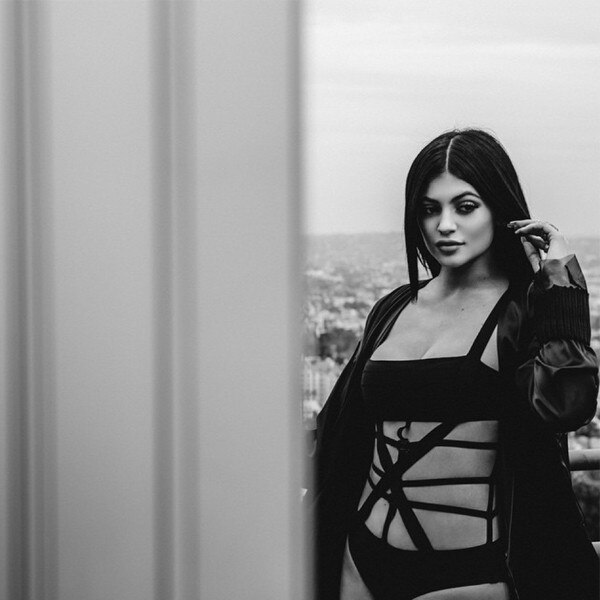 Kylie Jenner Is A Badass Bombshell In Latest Sexy Photo Shoot—see Her Stunning Pics E News 3215