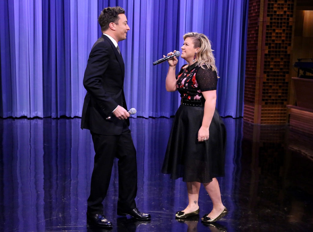 Kelly Clarkson and Jimmy Fallon Sing History of Duets E